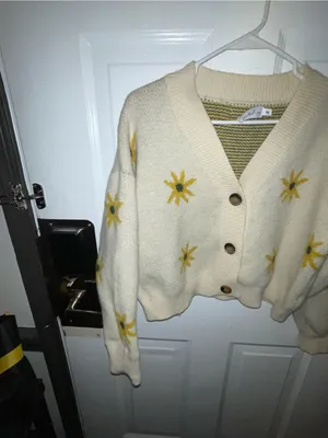 Petal & Pup Cream Floral Button-Front Cardigan Sweater - Size Medium thumbnail 4