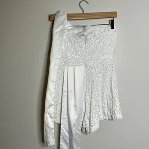 Bella & Bloom Sequin Satin Shoulder Tie Romper White Size M thumbnail 5