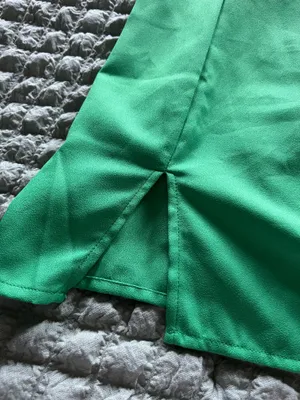 SheIn Green satin mini dress with slit and tie back detail. Size: S #satin #party #eveningwear thumbnail 4
