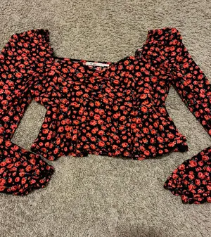 Francesca’s Crop Top thumbnail 1
