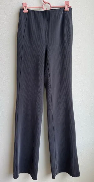 Lululemon Women's Brushed Softstreme Ribbed Zip Flare Pant 33” Black Size 6 thumbnail 1