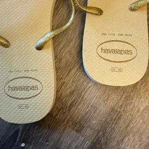 Havaianas Gold Flip Flops thumbnail 2