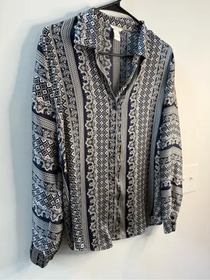 Forever 21 Navy and White Patterned Long-Sleeve Shirt thumbnail 3