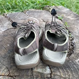 Keen Newport H2 Waterproof mens Sandalssize 9 thumbnail 4