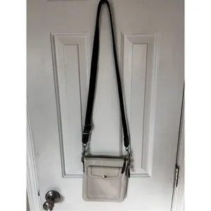 Coach leather white crossbody bag authentic with adjustable black strap thumbnail 2