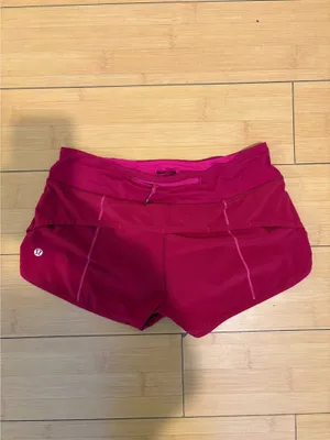 Lululemon Hotty Hot 2.5" Shorts thumbnail 2