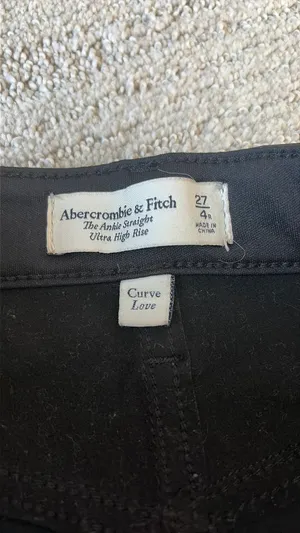 The Ankle Straight Abercrombie Ultra High-Rise Black Jeans curve love thumbnail 4