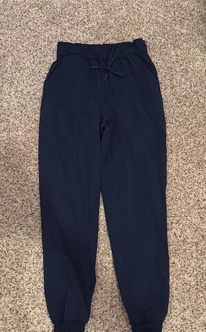 Lululemon Joggers thumbnail 1