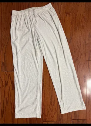 Nicole Miller Cream Embossed Paw pattern lounge pants - Size Medium. Super cute & soft & gently used & very good condition. Measurements approximately 15” waste not fully stretched out from elastic waste band x 39” long x 11” rise. Non-smoking home m. Priced to sell at as is condition. Don’t like my price make reasonable offer! thumbnail 1