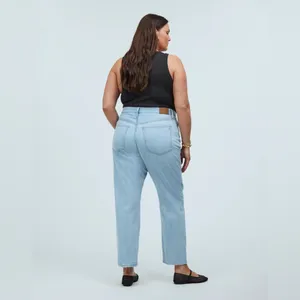 NWT Madewell 90’s Straight Jean 33 needs to be washed liquid spilled on front thumbnail 4