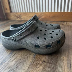 Crocs Womens Classic Platform Sparkly Grey Synthetic Clogs Size 10 thumbnail 3