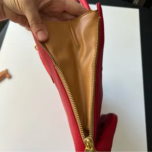 JOY & IMAN Red leather expandable bag thumbnail 6