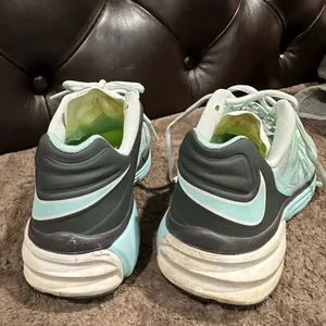 Nike Women's Mint Green Athletic Shoes thumbnail 2
