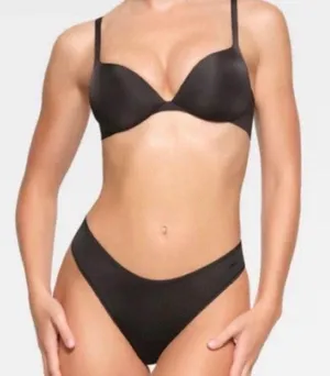 SKIMS Ultimate Teardrop Push-Up Bra 32A thumbnail 1
