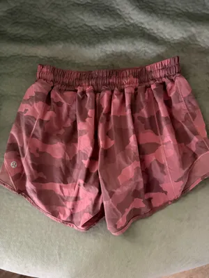 Lululemon Hotty Hot Shorts 4" thumbnail 2