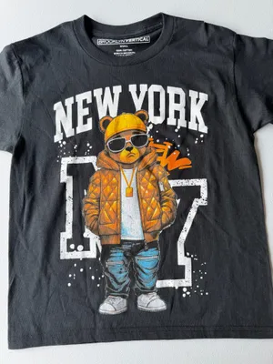 Youth Boys Black New York Bear Graphic T-Shirt – Size Small thumbnail 1