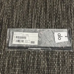 Alo Yoga Black Headband and White Half Crew Sock Medium Set NEW thumbnail 4