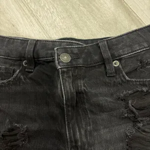 American Eagle Ripped Mom Shorts Black Size 0 thumbnail 3