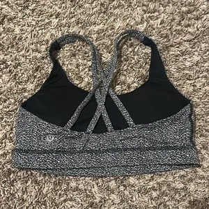 Lululemon Energy Sports Bra Size 8 thumbnail 2