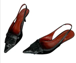 Donald Pliner Leather Sling Back Mules Sz 8 Black Kitten Heels Kiltie Point Toe thumbnail 3