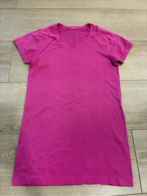 Lululemon Women’s Swiftly Tech Short Sleeve Tee Hot Pink Size 4 thumbnail 1