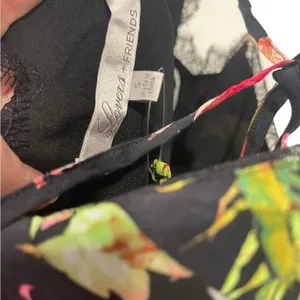 🌸 Lovers +‎ Friends Bahia Babydoll Dress Sz S Black Floral V-Back Lace Trim 🌸 thumbnail 5