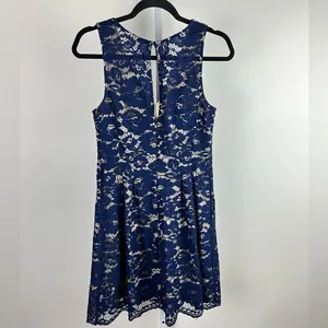 Vince Camuto Navy Blue Floral Lace V Neck Fit & Flare Cocktail Dress Size 4 thumbnail 3