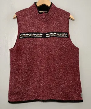 Woolrich Ruby Sweater Vest Size Large Embroidered Cabincore Winter Snowflake thumbnail 1