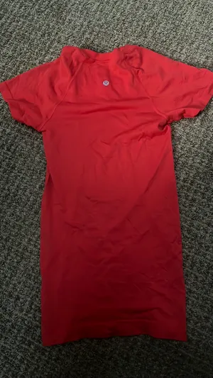 Lululemon Swiftly Tech Short Sleeve thumbnail 2