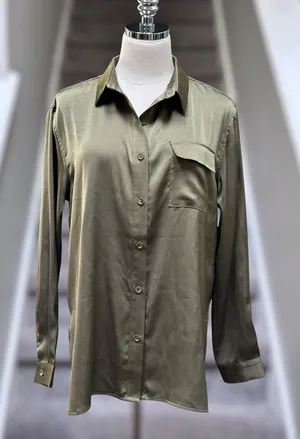 NEW MINKPINK Anissa Button Up Long Sleeve Satin Blouse Women’s S Olive Green‎ thumbnail 1