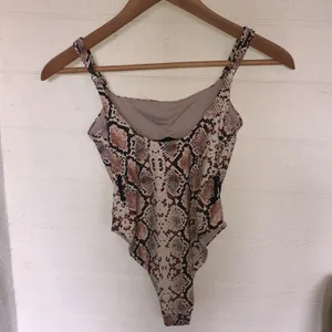 AQUA Lounge Snake Print One Piece High Cut Swimsuit *missing belt* MOB WIFE thumbnail 5