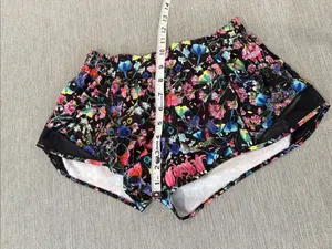 Lululemon athletic shorts hotty hot style in flowerscape pattern size 6 thumbnail 9