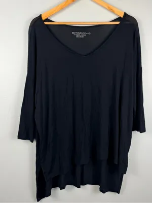 Beyond yoga black v-neck thin 3/4 length sleeves top size small thumbnail 1