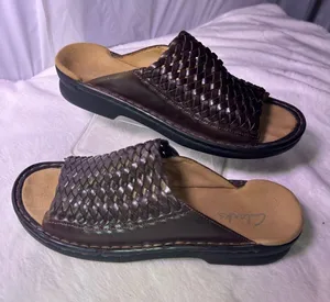 Clarks womenDark Brown Woven Leather Slide Sandals thumbnail 1