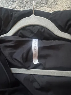Fabletics Wander Puffer Jacket Cropped thumbnail 5