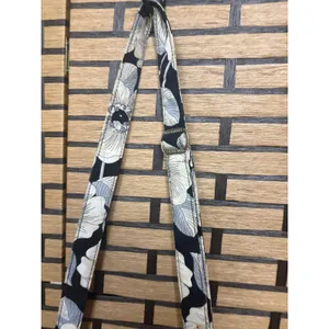 Vera Bradley Black And‎ White Floral Crossbody Purse thumbnail 6
