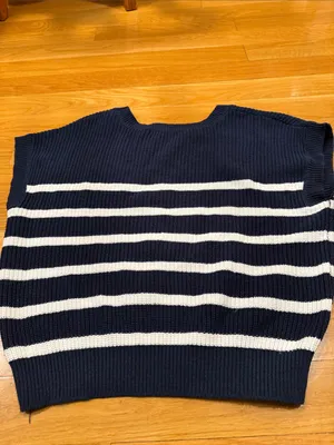 Moon & Madison striped sweater vest size large . thumbnail 2