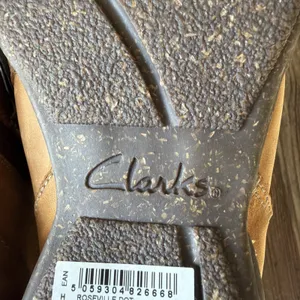 Clarks Collection Women’s 9.5 Leather Slip-Ons Roseville Dot Dark Tan New thumbnail 10
