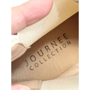 Journee‎ Collection Chelsea Comfort Booties Size 9 Ivory Ankle Boots thumbnail 8