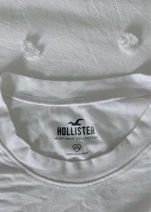 Hollister Must Have Collection Baby Tee thumbnail 3