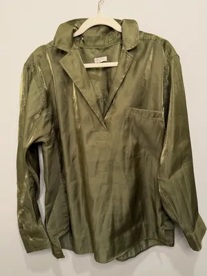 Pilcro Anthropologie Olive Green Metallic Satin Popover Blouse Size Medium thumbnail 1