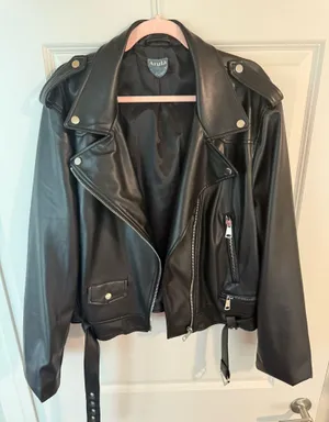 Arula State Altar'd Women’s Leather Jacket thumbnail 1