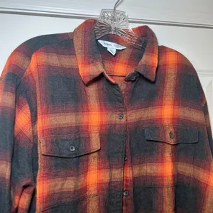 Old Navy Boyfriend Flannel Women's Size Large Evermore Swifty Fall Academia thumbnail 2