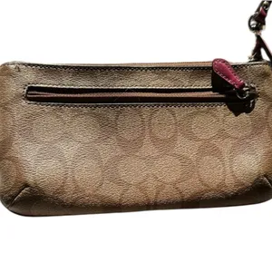 Coach Payton Signature C Go-Go Wristlet. Strap has some cracking. Original Tag thumbnail 5