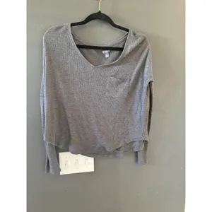 Aerie Gray Waffle Knit Thermal Long Sleeve V-Neck Pocket Top XS Relaxed‎ Fit thumbnail 2