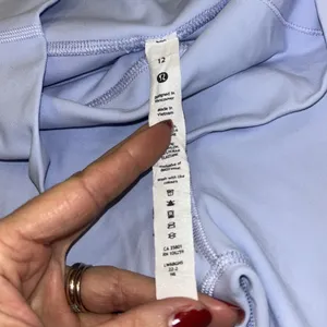 Lululemon Cropped Leggings Size 12 thumbnail 3