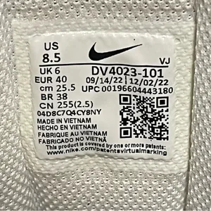 Nike Zoom Winflo 10 Women's White Running Shoes Size 8.5M thumbnail 4