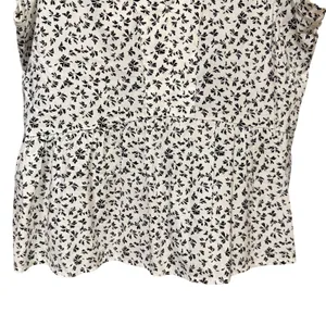 LOFT Womens Small White Black Floral Ruffle Cap Sleeve V-Neck Peplum Blouse Top thumbnail 4