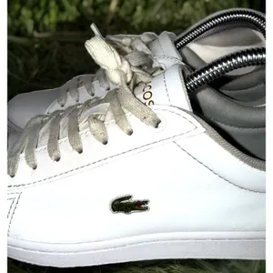 LACOSTE Hydez Sneaker In All White Leather Women's Size US 7.5 119-2-P SFA thumbnail 2