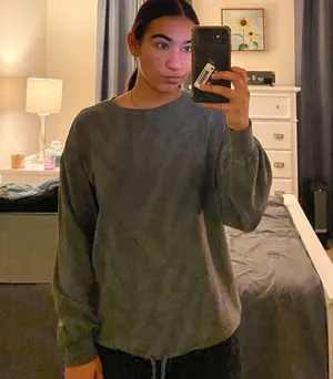Longsleeved Sweater thumbnail 1